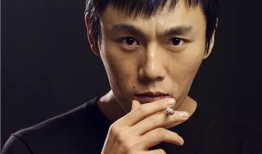 娱乐圈的吃瓜影帝一口气看完,影帝一口气吃尽瓜料，揭秘幕后真相